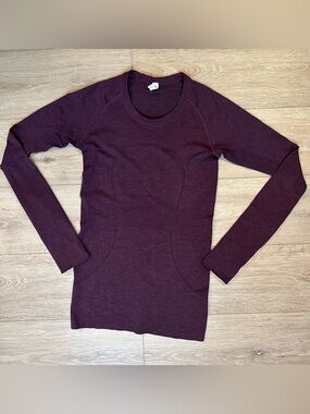 Lululemon- Swiftly Tech Long Sleeve in Heathered Dashing Purple Sz 6